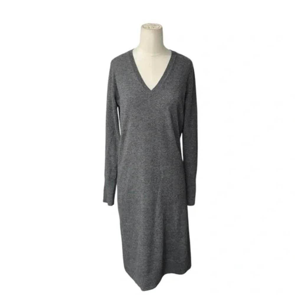 EVERLANE - The Cashmere V-neck Midi Dress in Size Small - Picture 2 of 5